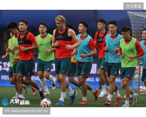 河南队的中段传导让整条推进线更顺畅